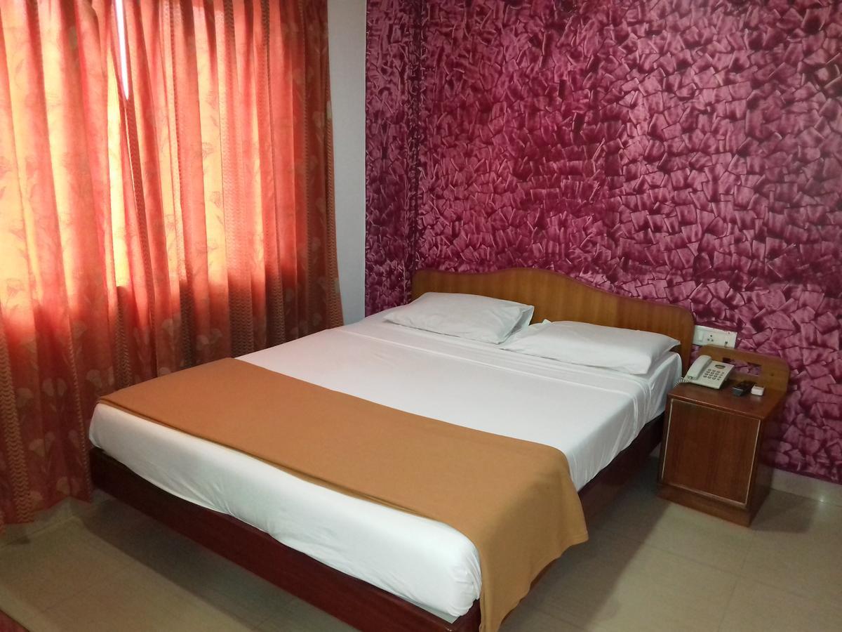 Sri Srinivasar Residency Hotell Vellore Exteriör bild