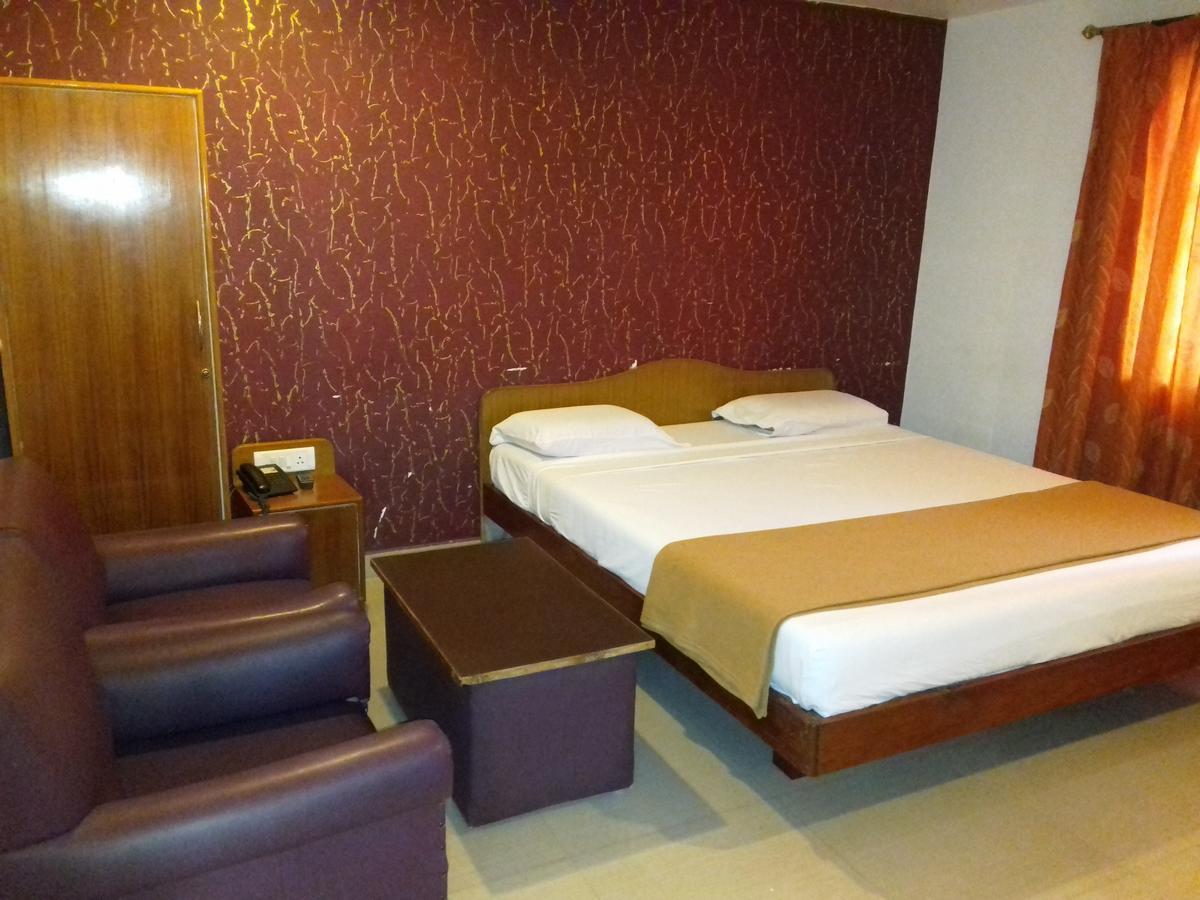 Sri Srinivasar Residency Hotell Vellore Exteriör bild