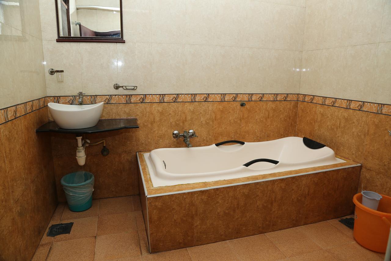 Sri Srinivasar Residency Hotell Vellore Exteriör bild