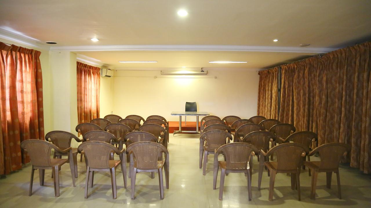 Sri Srinivasar Residency Hotell Vellore Exteriör bild