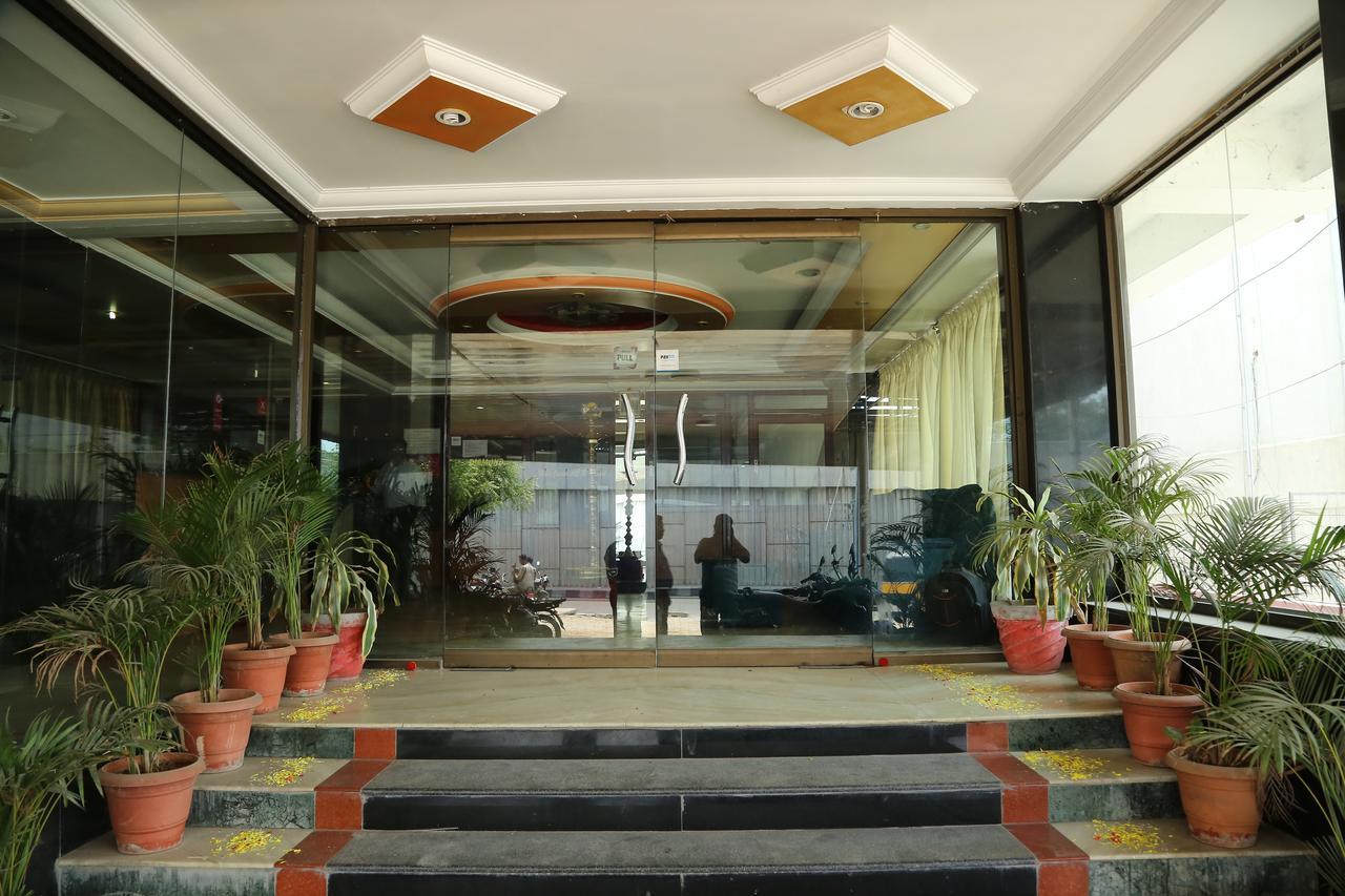 Sri Srinivasar Residency Hotell Vellore Exteriör bild