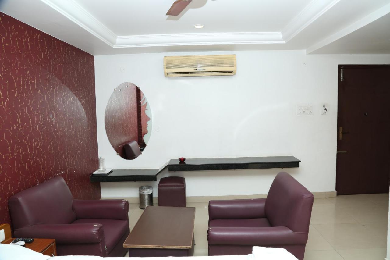 Sri Srinivasar Residency Hotell Vellore Exteriör bild