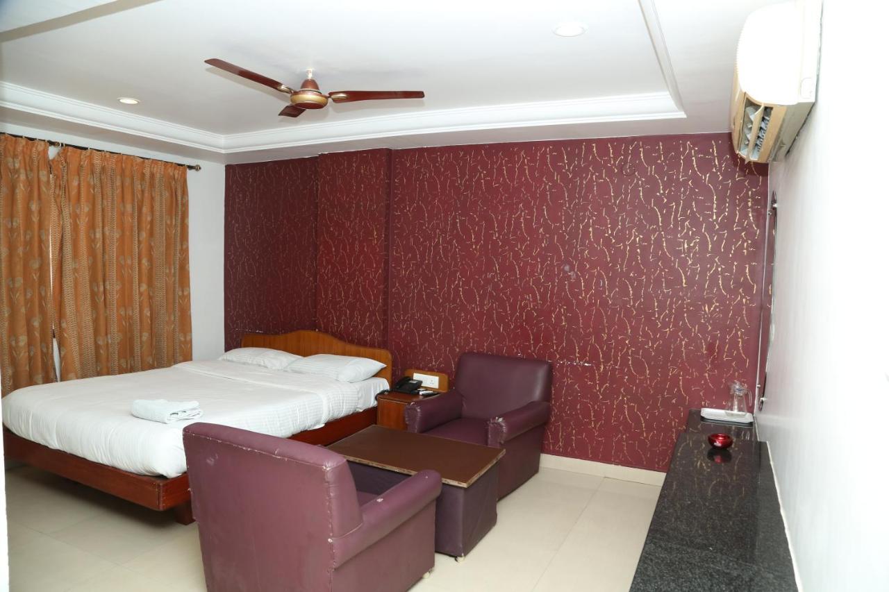 Sri Srinivasar Residency Hotell Vellore Exteriör bild