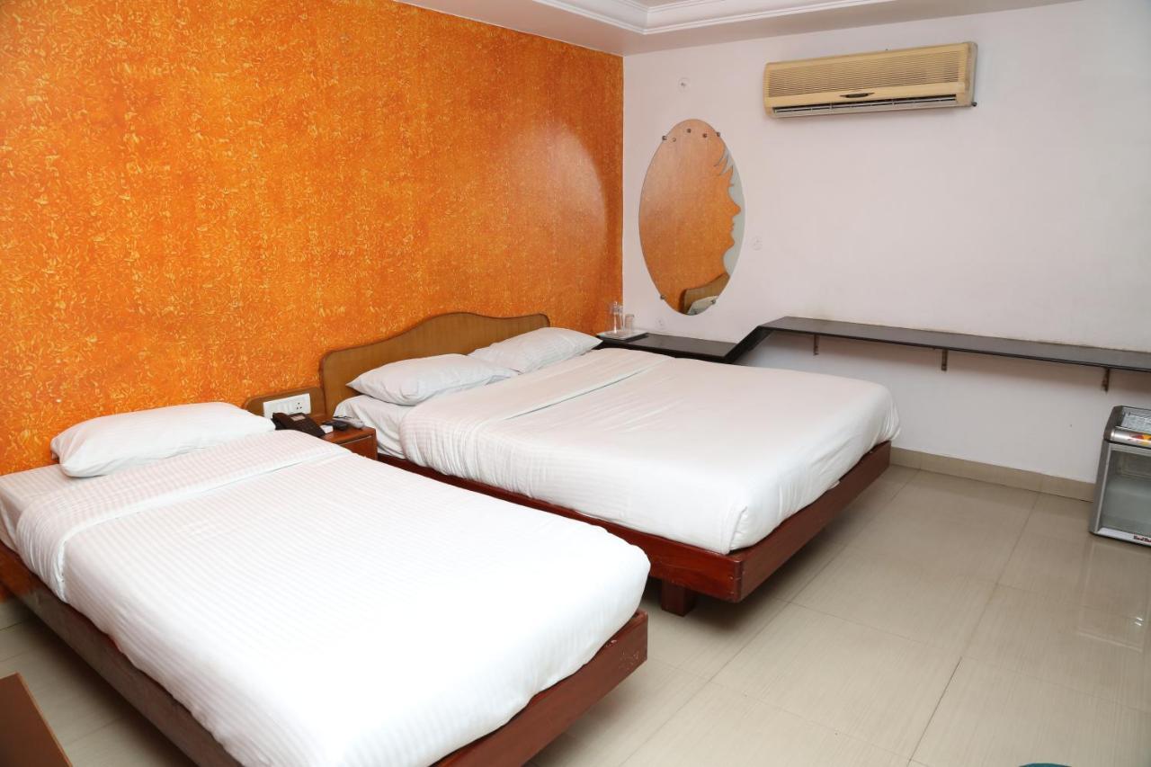 Sri Srinivasar Residency Hotell Vellore Exteriör bild
